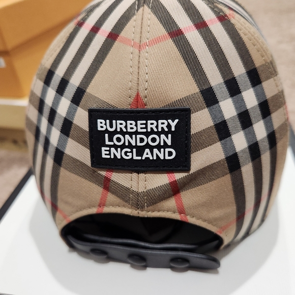 🆕️ Burberry Cap - Picture 3 of 4